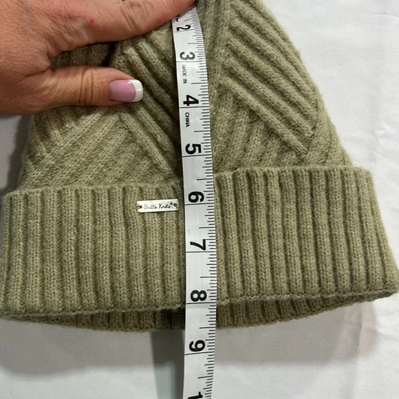 Britt’s knits satin lined beanie - Picture 5 of 7